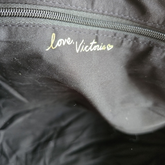 Victorias Secret Weekender Tote Shoulder Bag Gold Chain Black White Beach New - Picture 12 of 13